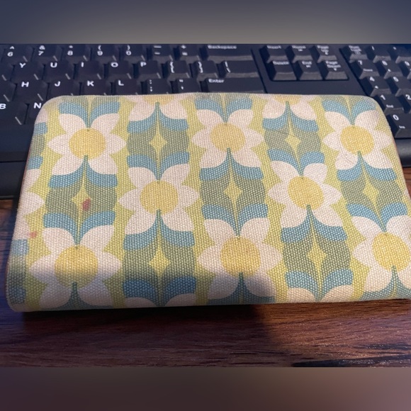 Canvas and leather Fossil Wallet -Bundle of 3 or more gets 50% more off! - Picture 2 of 3